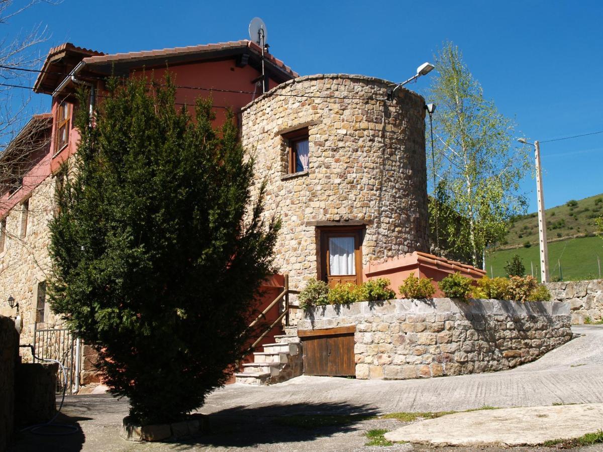Albergue La Torre Сантьюрде-де-Рейноса Экстерьер фото