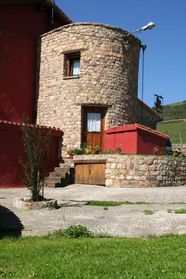 Albergue La Torre Сантьюрде-де-Рейноса Экстерьер фото