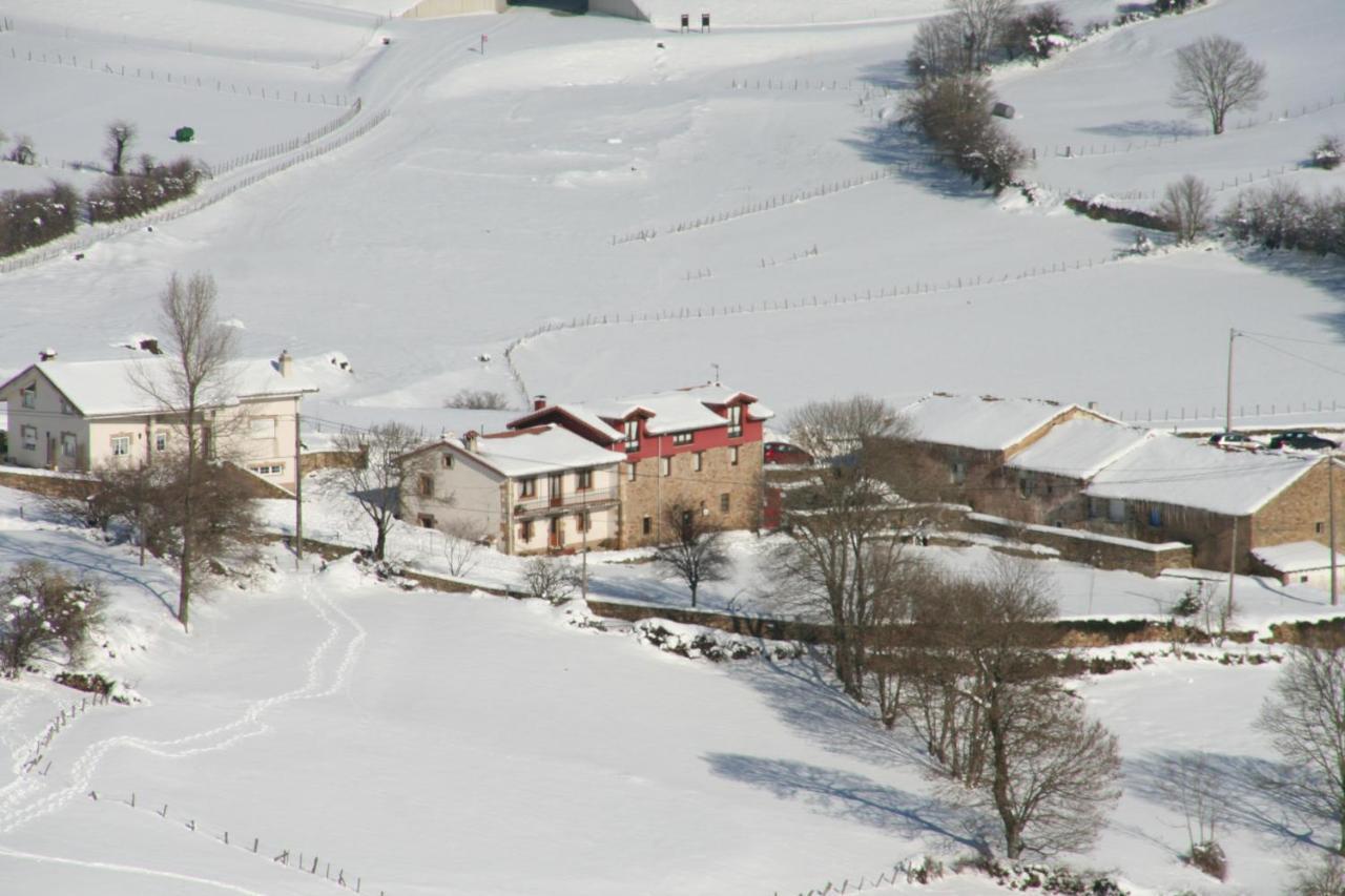 Albergue La Torre Сантьюрде-де-Рейноса Экстерьер фото